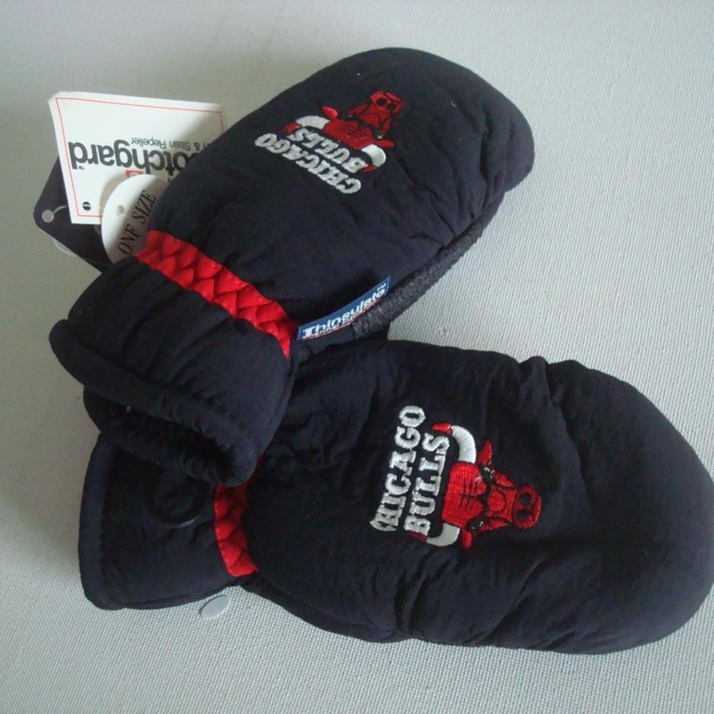 CHICAGO‎ BULLS GLOVES MITTENS YOUTH KIDS 2-7YRS VINTAGE G-CAP G4